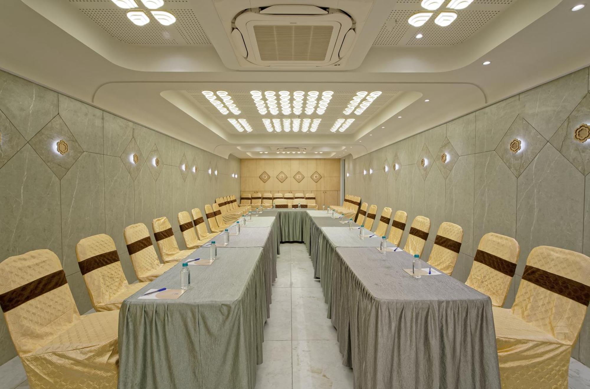 Exora Inn Ahmedabad Exterior foto